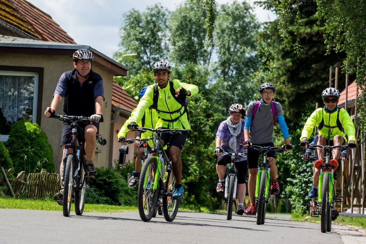 Tomáš Slavata - dětský domov - charitativní cesta k Baltu