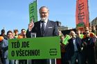 Start debatování Spolu narušil protest propalestinských aktivistů
