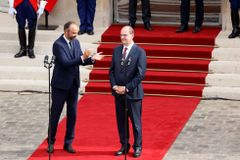 Francouzská vláda končí, premiér Philippe podal demisi. Nahradí ho Jean Castex