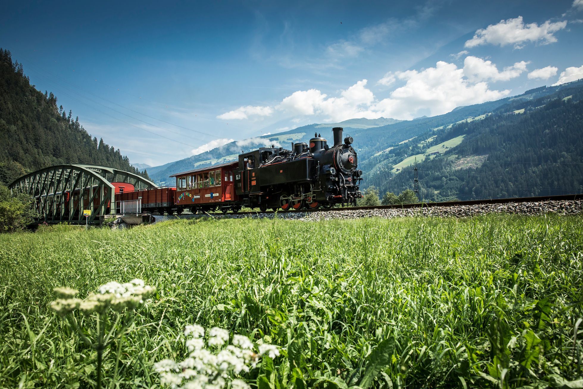 BO_OsterreichWerbung_Zillertal_Parní vlak brázdící Zillertal