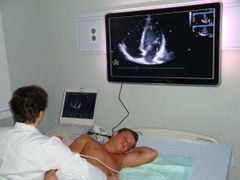 Jedno z lékařských zařízení předváděných na Rudém náměstí: v tomto případě digitální přenosný ultrazvukový přístroj.