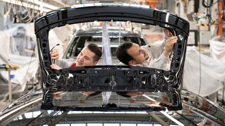 Bude šrotovné? Německé automobilky chtějí podporu, ozývá se ale i hlasitá kritika