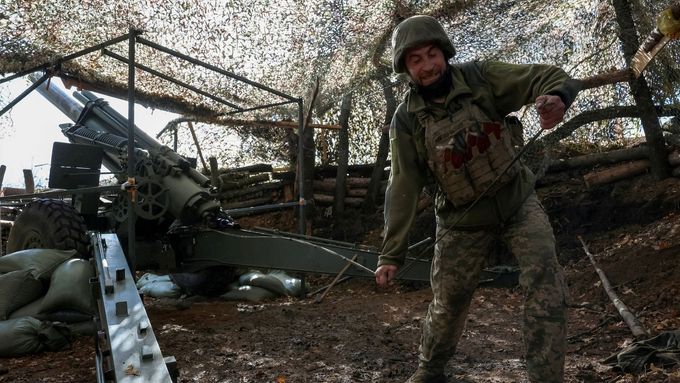 Ukrajinské transportní jednotky mířící do Pokrovska jsou pod útokem dronů