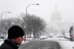 Další hořící balík v USA se vznítil ve Washingtonu