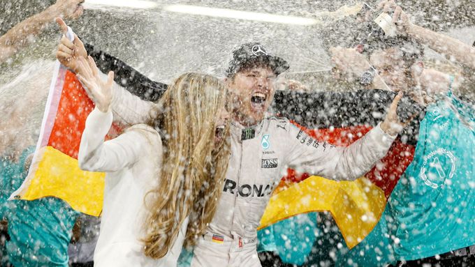 Nico Rosberg si oslav titulu mistra světa užil. Ale už za pět dní poté oznámil, že v seriálu končí.