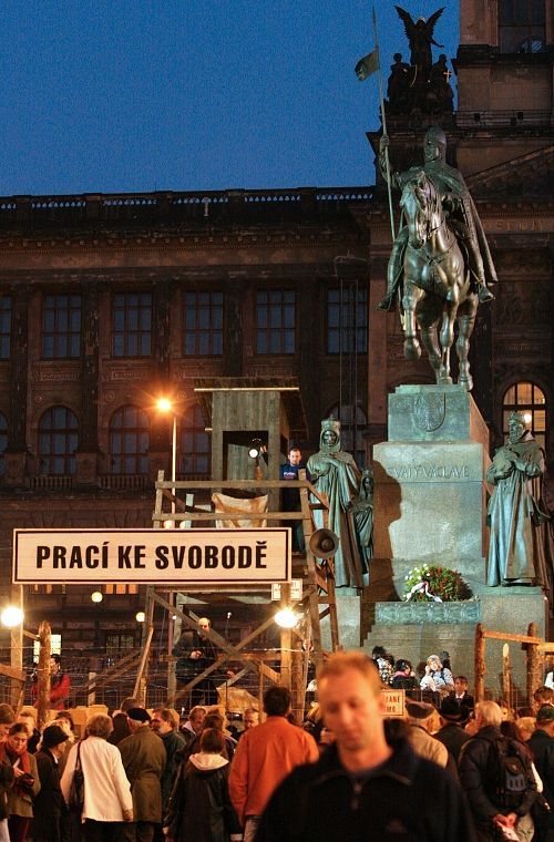 Na Václavském náměstí stojí lágr