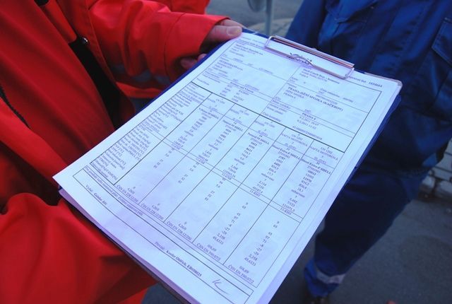 Zavážení paliva k čerpací stanici Shell