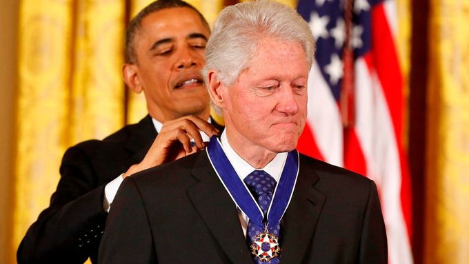 Bill Clinton se svým nástupcem Barackem Obamou.