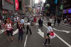 Křižovatka světa bez aut, z Times Square je pěší zóna