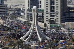 Král Bahrajnu znovu ustoupil, propustil politické vězně