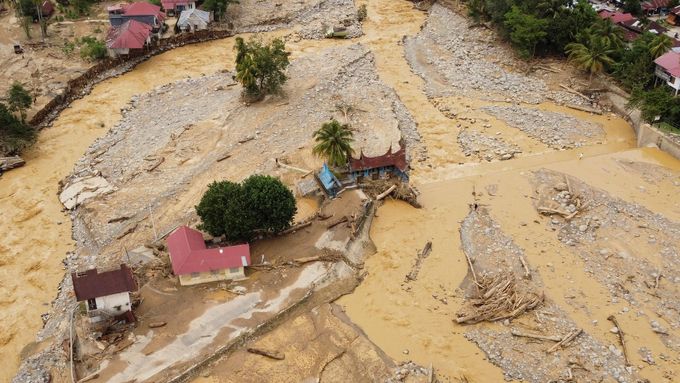 A drone view shows an area hit by deadly flash floods following heavy rains in Padang, West Sumatra province, Indonesia, November 30, 2025. REUTERS/Aidil Ichlas
