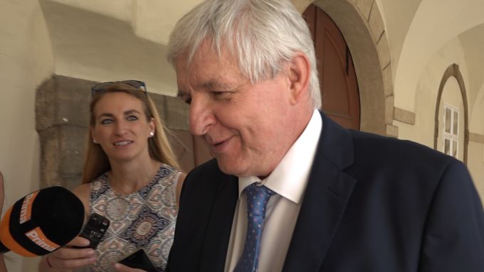 Současný guvernér ČNB a bývalý ministr průmyslu a obchodu Jiří Rusnok vypovídal před sněmovní komisí k privatizaci OKD.