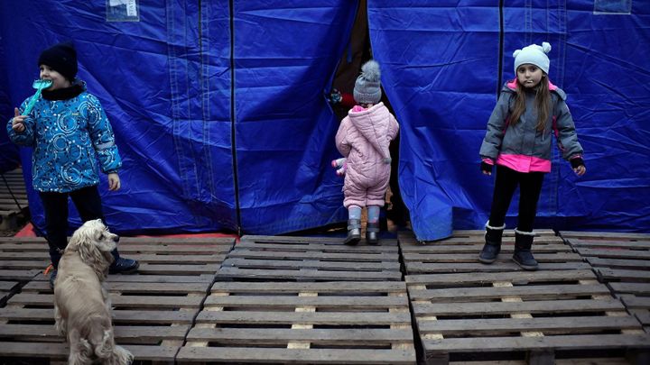 Foto: Milion a půl lidí už prchlo za hranice. O Ukrajince se stará Řecko i Izrael; Zdroj foto: Reuters
