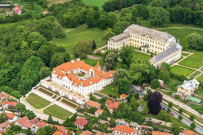 Labe z výšky: letecké fotografie od Mělníka po Pradubice