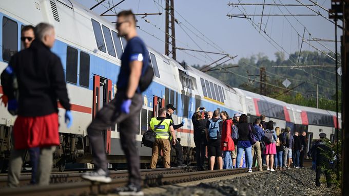 Počet zraněných se průběžně měnil, nakonec záchranáři odvezli z místa nehody 25 zraněných.