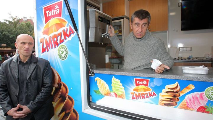 Obrazem: Koblihy, vítězství, kauzy i agresivní kampaně. Babišovo ANO slaví deset let; Zdroj foto: Ludvík Hradilek