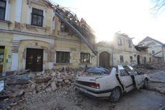 Zničené město Petrinja bude nutné z 90 procent zbourat, řekl starosta po zemětřesení