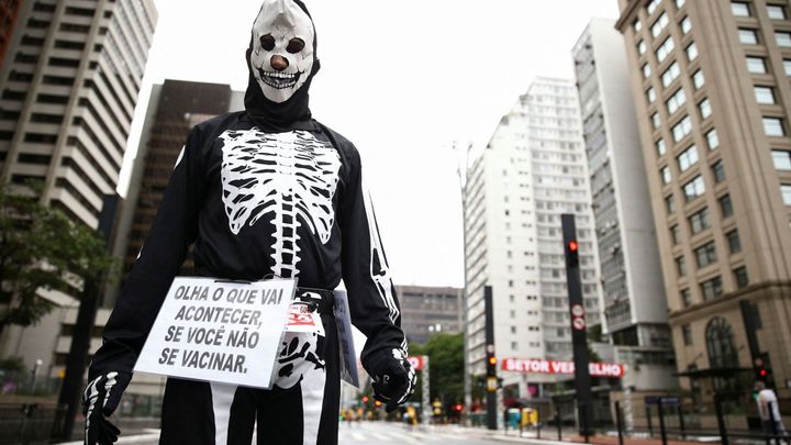 Doprava vázne, ruší se karnevaly. Omikron přebírá štafetu a karantény narušují život; Zdroj foto: Reuters
