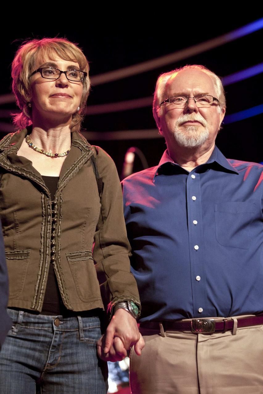 Gabrielle Giffordsová a Ron Barber