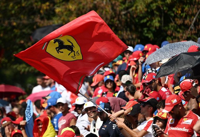 Fanoušci Ferrari během VC Itálie F1 2025