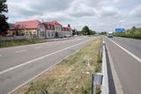 Dálnice z Liberce směrem na česko-polsko-německé trojmezí. Místo pro lázně? Proč ne.