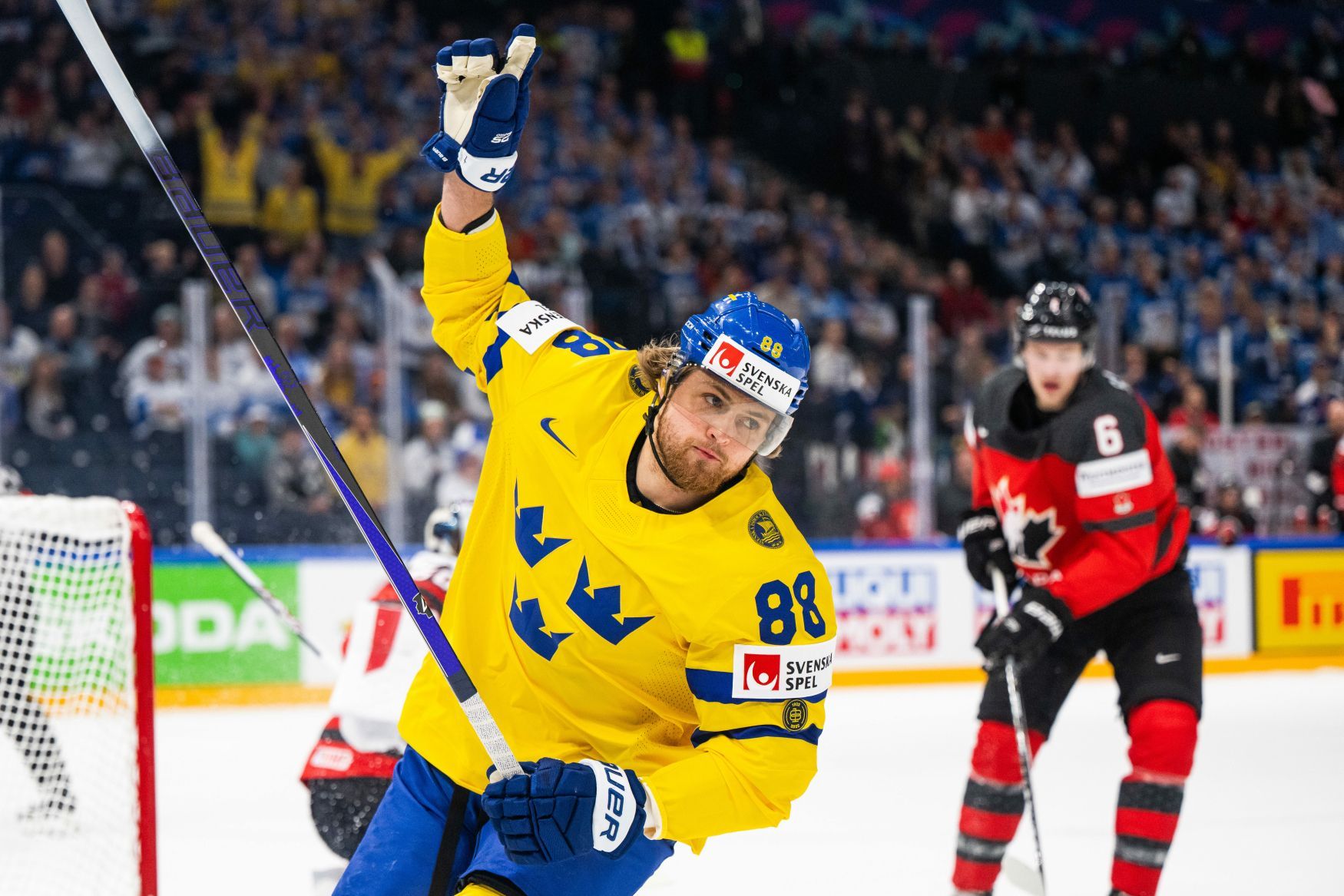 William Nylander slaví gól ve čtvrtfinále MS 2022 Švédsko - Kanada