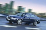 Hned po Fiatu následuje Škoda, jejíž věkový průměr je 15,8 roku. Celkově je v Česku registrovaných 1 975 234 vozů s okřídleným šípem.