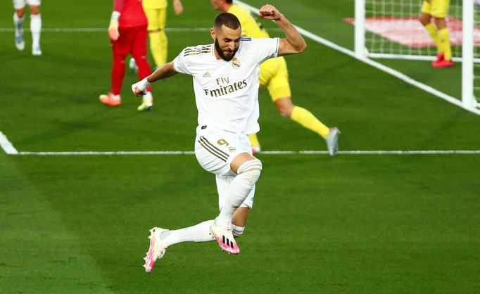 Karim Benzema se raduje z gólu.