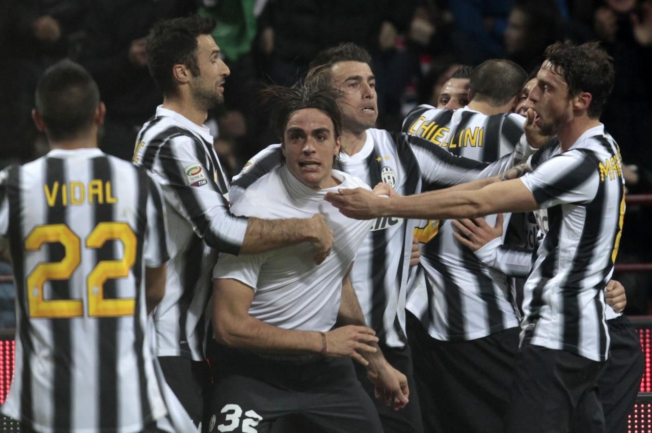 Juventus: Alessandro Matri a spol. slaví gól v síti AC