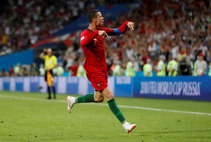 Cristiano Ronaldo slaví gól na 3:3 v zápase Portugalsko - Španělsko na MS 2018