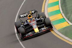 Verstappen vyhrál australskou kvalifikaci, Pérez se vybrzdil na poslední místo