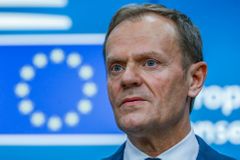 Tusk musí do Varšavy jako svědek i v kauze pádu vládního letounu