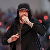Eminem při přestávkovém programu během Super Bowlu LVI 2022