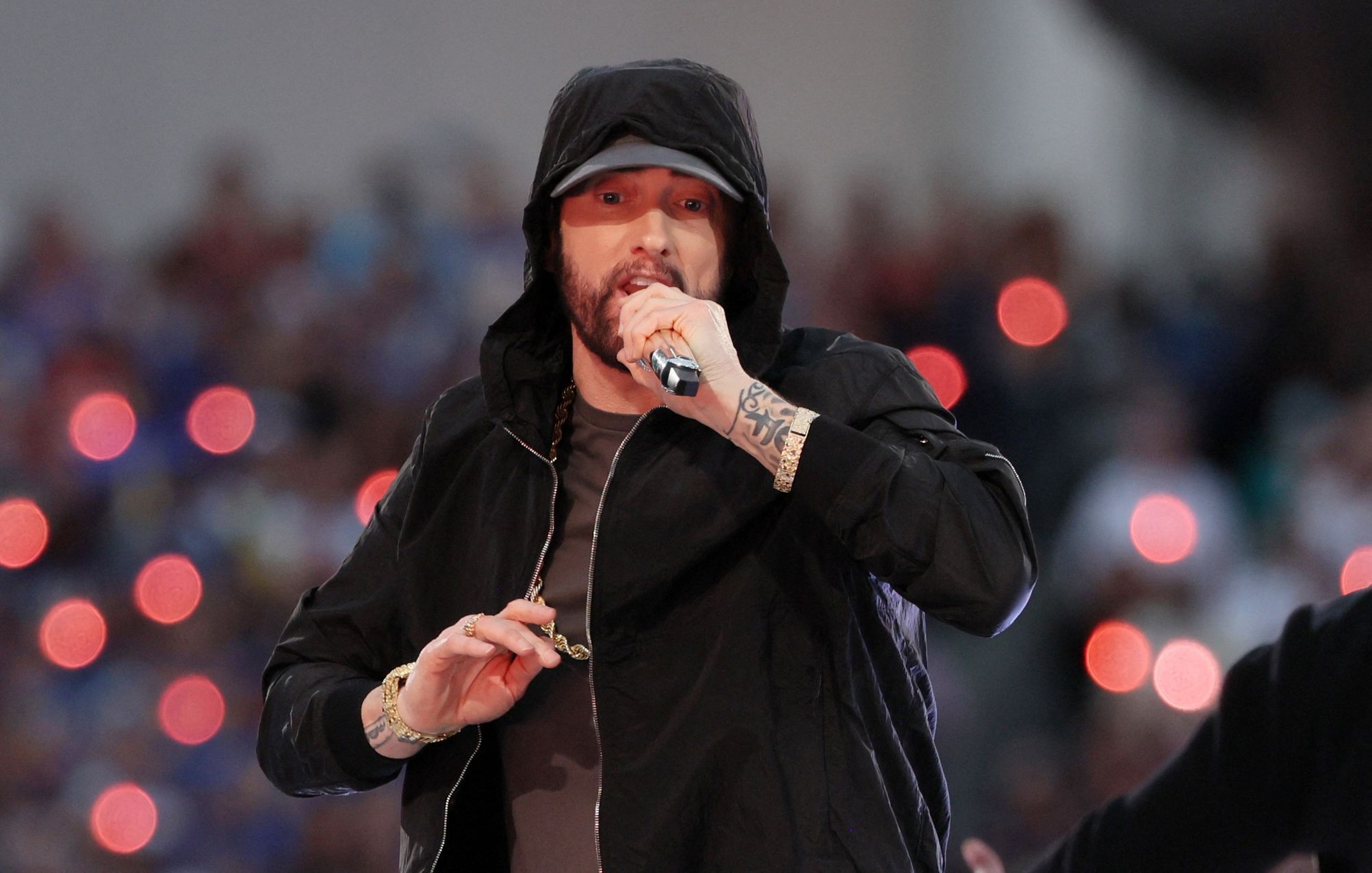 Eminem při přestávkovém programu během Super Bowlu LVI 2022