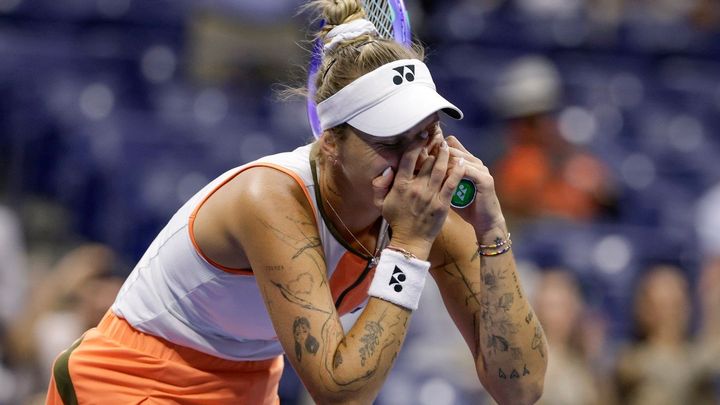 "Absurdní, co to právě udělala?" Vondroušová smetla hvězdu nevídaným stylem; Zdroj foto: ČTK / AP / Adam Hunger