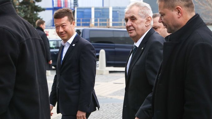 Na sjezd SPD dorazil i prezident Zeman. Jak to vypadalo před jeho příjezdem?