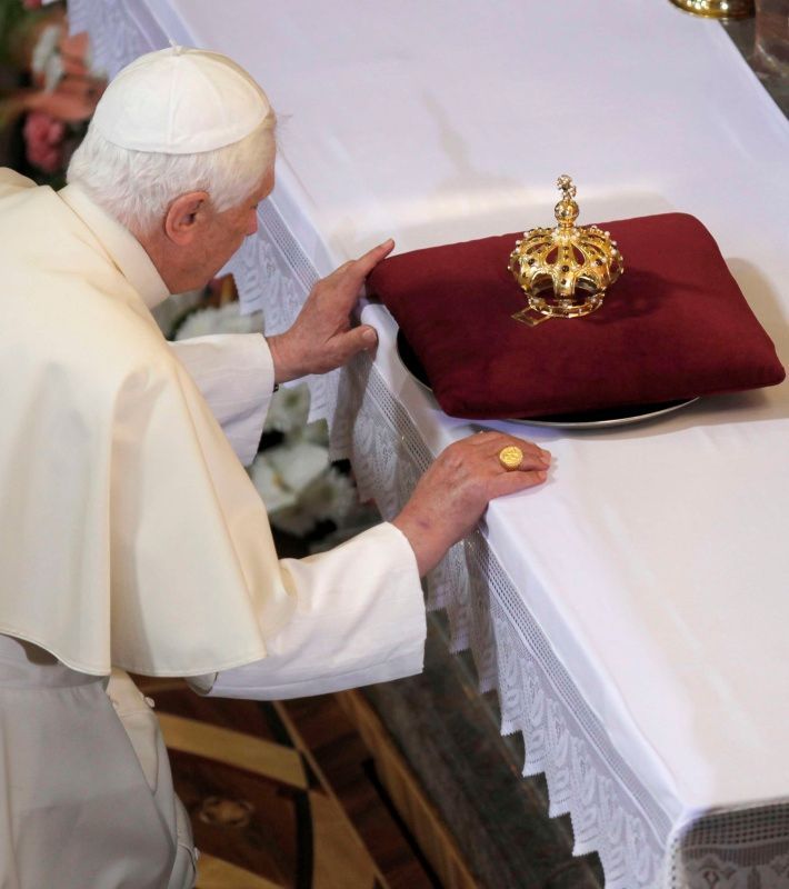 Papež v kostele Panny Marie Vítězné