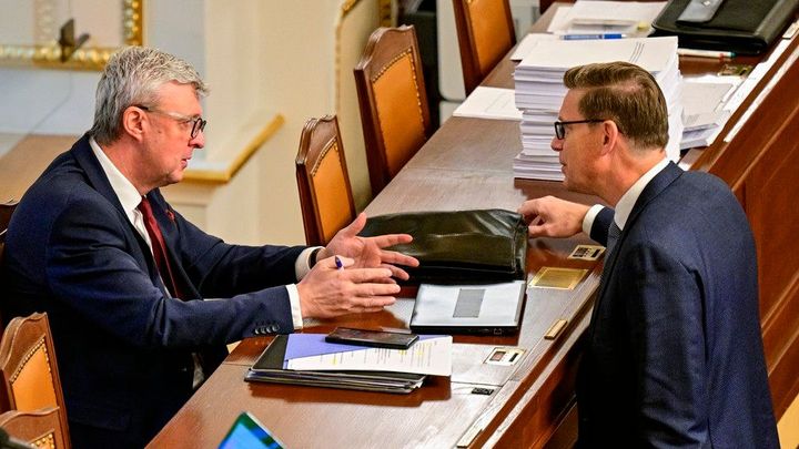 Namísto kandidátů na premiéra nabídla Česká televize druhořadou debatu "náhradníků"