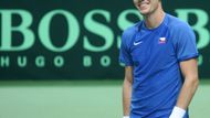 Další bod přidal proti Simone Bolellimu Tomáš Berdych, který zvítězil ve čtyřech setech. Po pátku tedy měli Češi v Ostravě na kontě vedení 2:0.