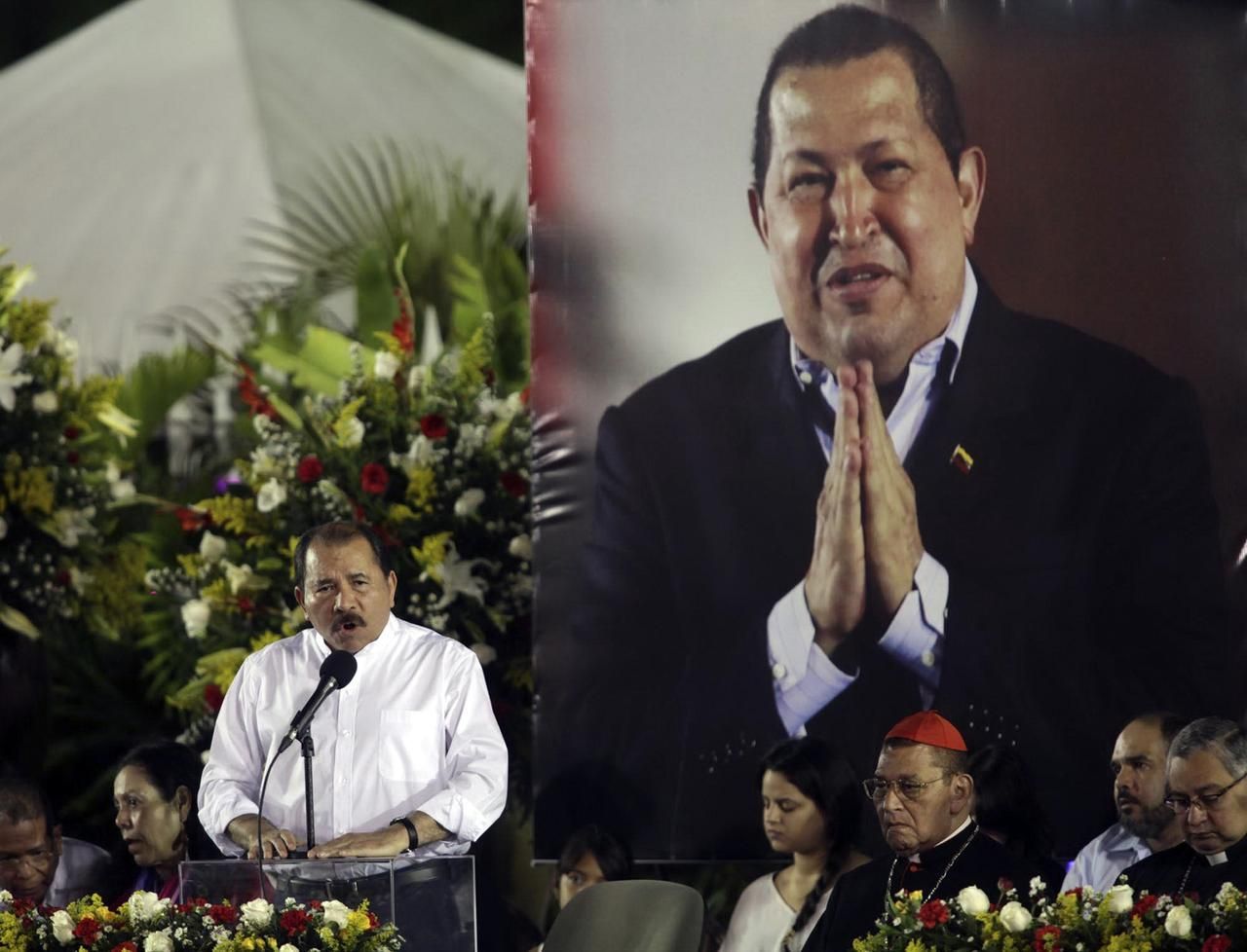 Pocta Chávezovi - Daniel Ortega