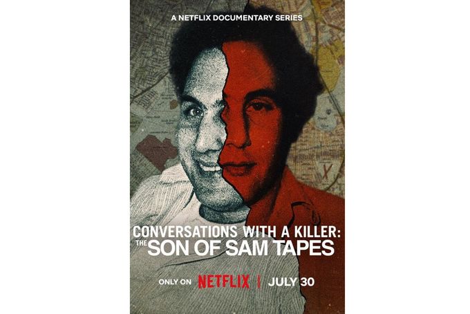 Propagační plakát k dokumentární minisérii Netflixu﻿ „Conversations with a Killer: The Son of Sam Tapes﻿“ (2025) o sériovém vrahovi Davidu Berkowitzovi.​​