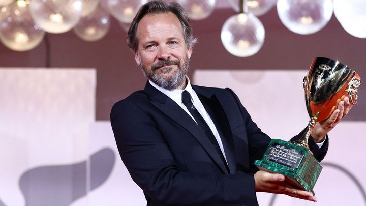 Křišťálový glóbus ve Varech převezme herec Peter Skarsgaard a Dakota Johnsonová; Zdroj foto: Reuters