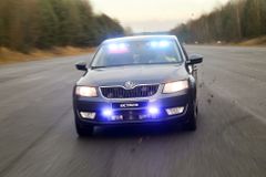 Česká Kobra 11. Ale dopravní policie tajná auta nepotřebuje, má pomáhat a chránit veřejně