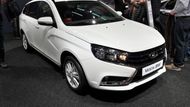 Lada Vesta se s karosérií sedan stala symbolem výrazné změny ve směřování ruské automobilky. S vývojem vozu kompletně pomáhal Renault, který v alianci s Nissanem Ladu, potažmo AvtoVAZ, který vozy Lada vyrábí, vlastní. Loni zhruba v polovině roku sedan doplnilo praktické kombi SW. To se letos na jaře začne prodávat i v některých evropských státech, mezi kterými nechybí Německo a Rakousko.