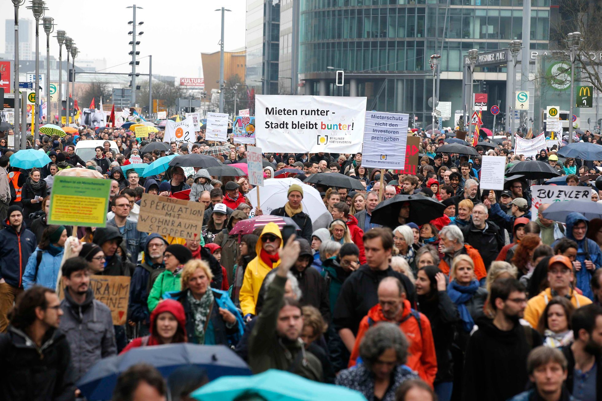 Demonstrace v Berlíně proti vysokému nájemnému, 14. dubna 2018