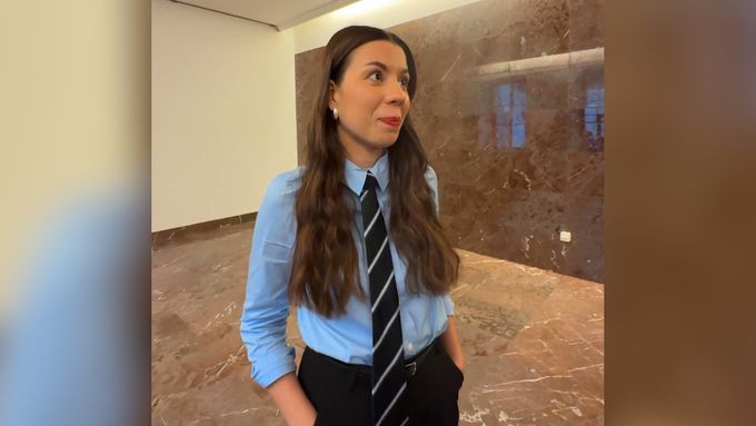 Rozhovor s mladými poslanci, Kateřinou Stojanovou a Štěpánem Slovákem.