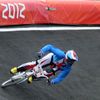 Česká bikrosařka Romana Labounková během soutěže v BMX na OH 2012 v Londýně.