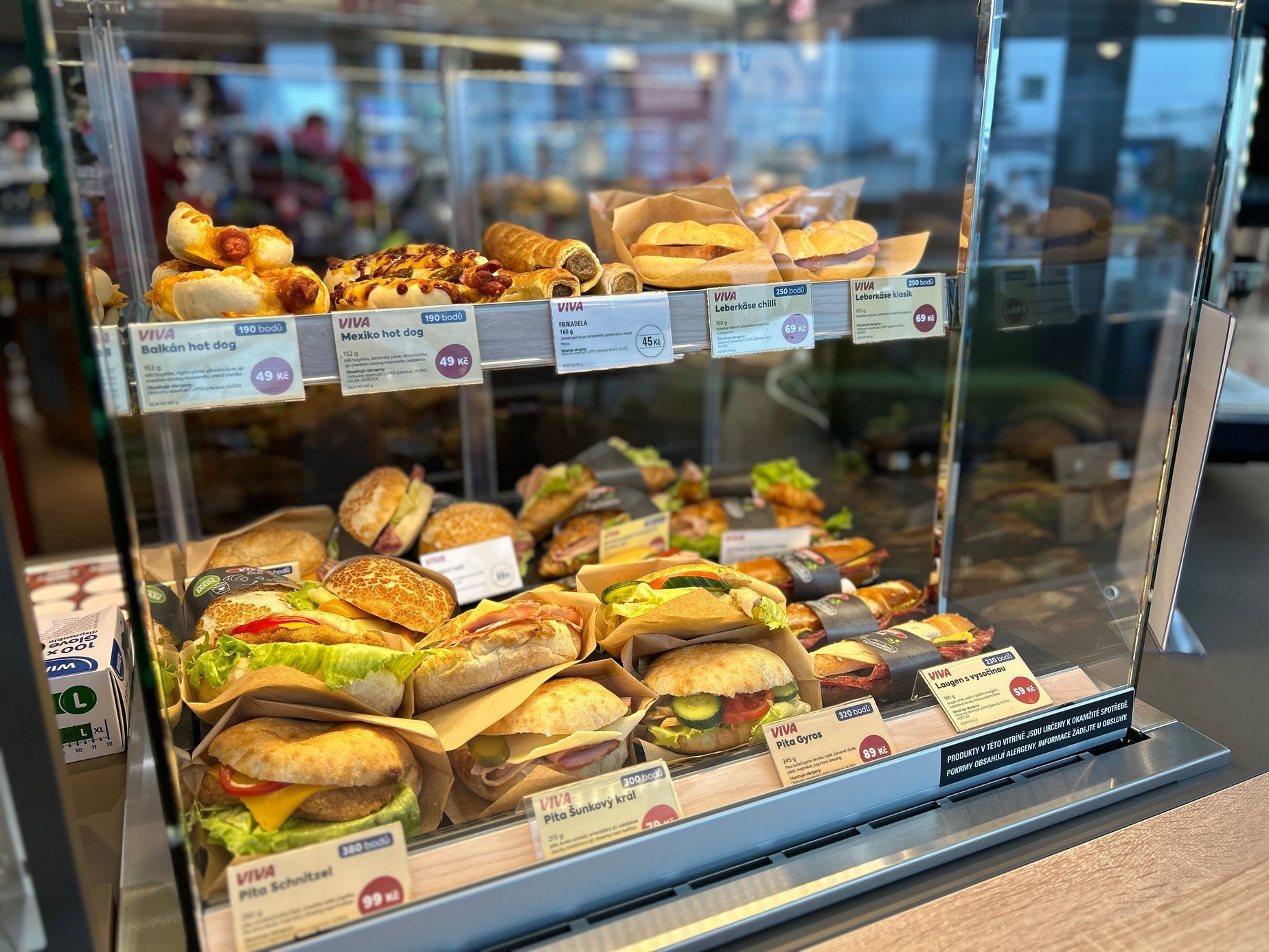 čerpací stanice, občerstvení, párek v rohlíku, fast food