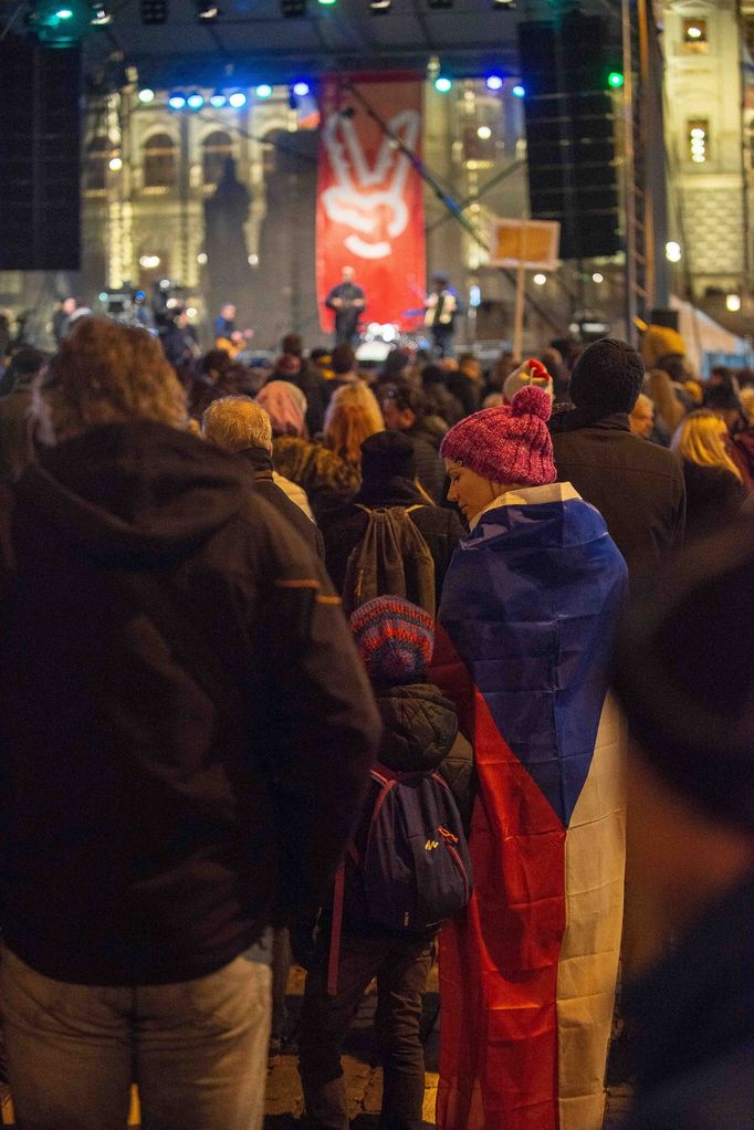 Oslavy výročí sametové revoluce na Václavském náměstí.