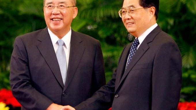 Wu (vlevo) a Chu chtějí prolomit ledy